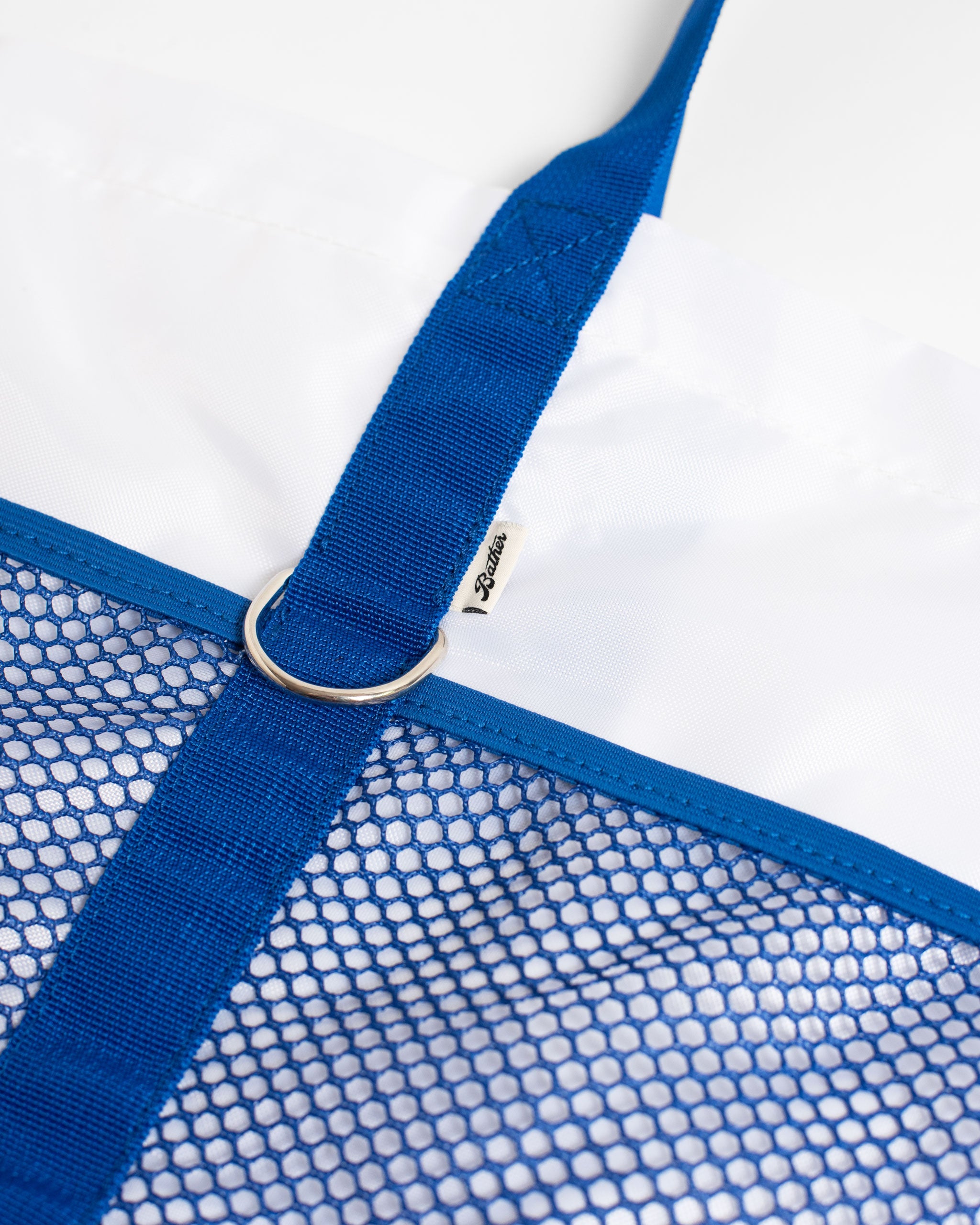 Brine Bather beach tote bag with mesh compartments detail